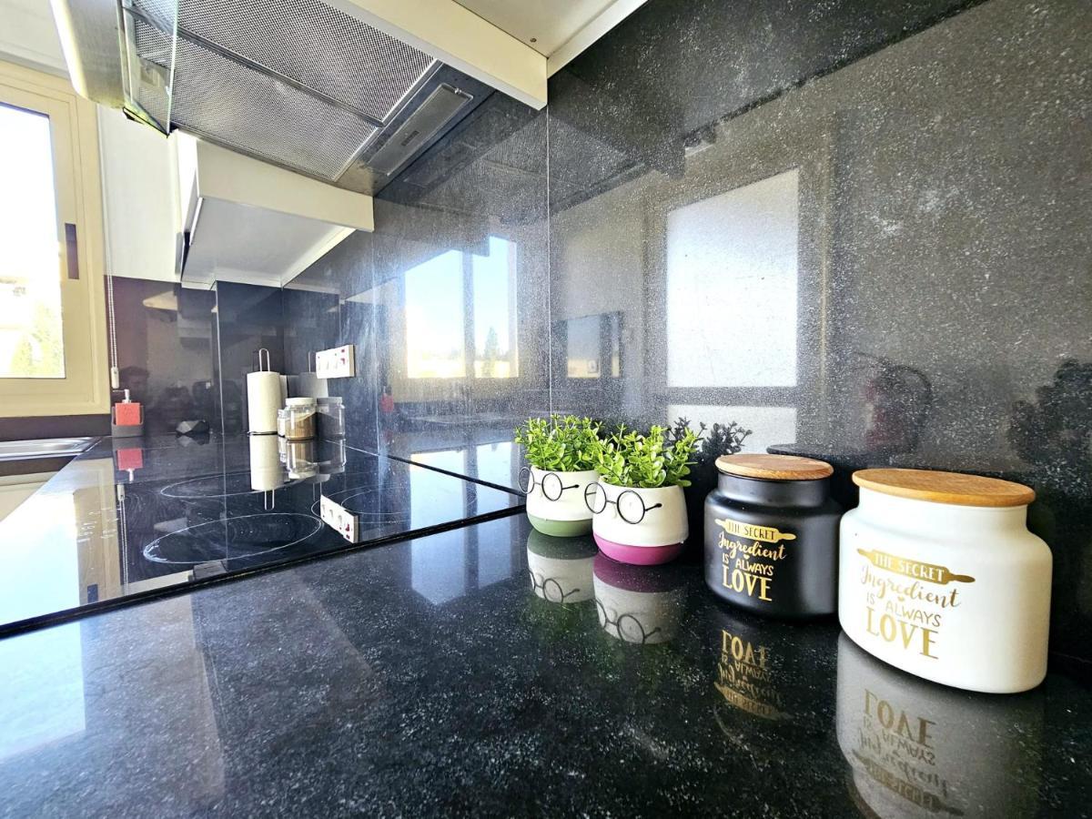 Elysia Park Apartments Paphos Luaran gambar
