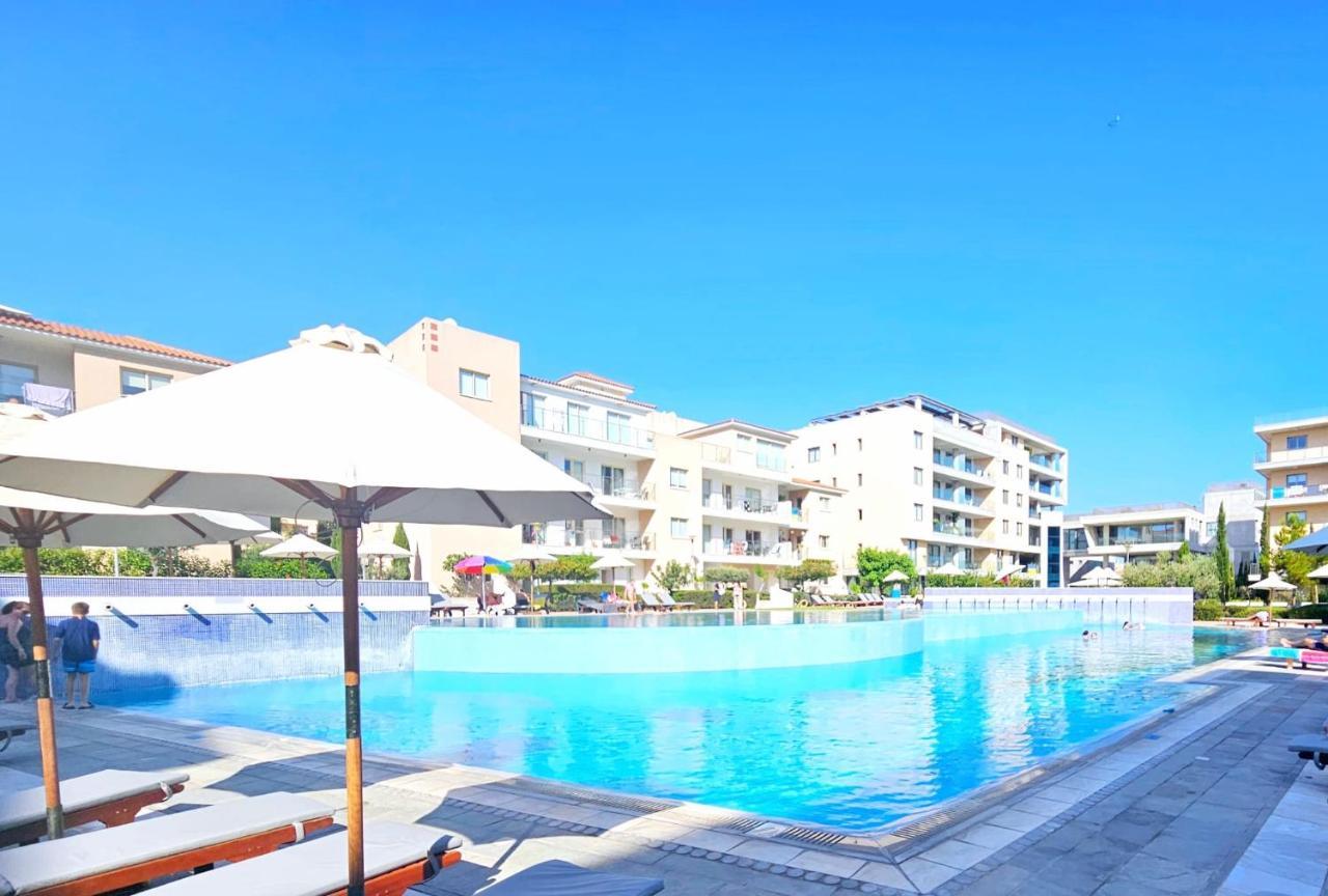 Elysia Park Apartments Paphos Luaran gambar