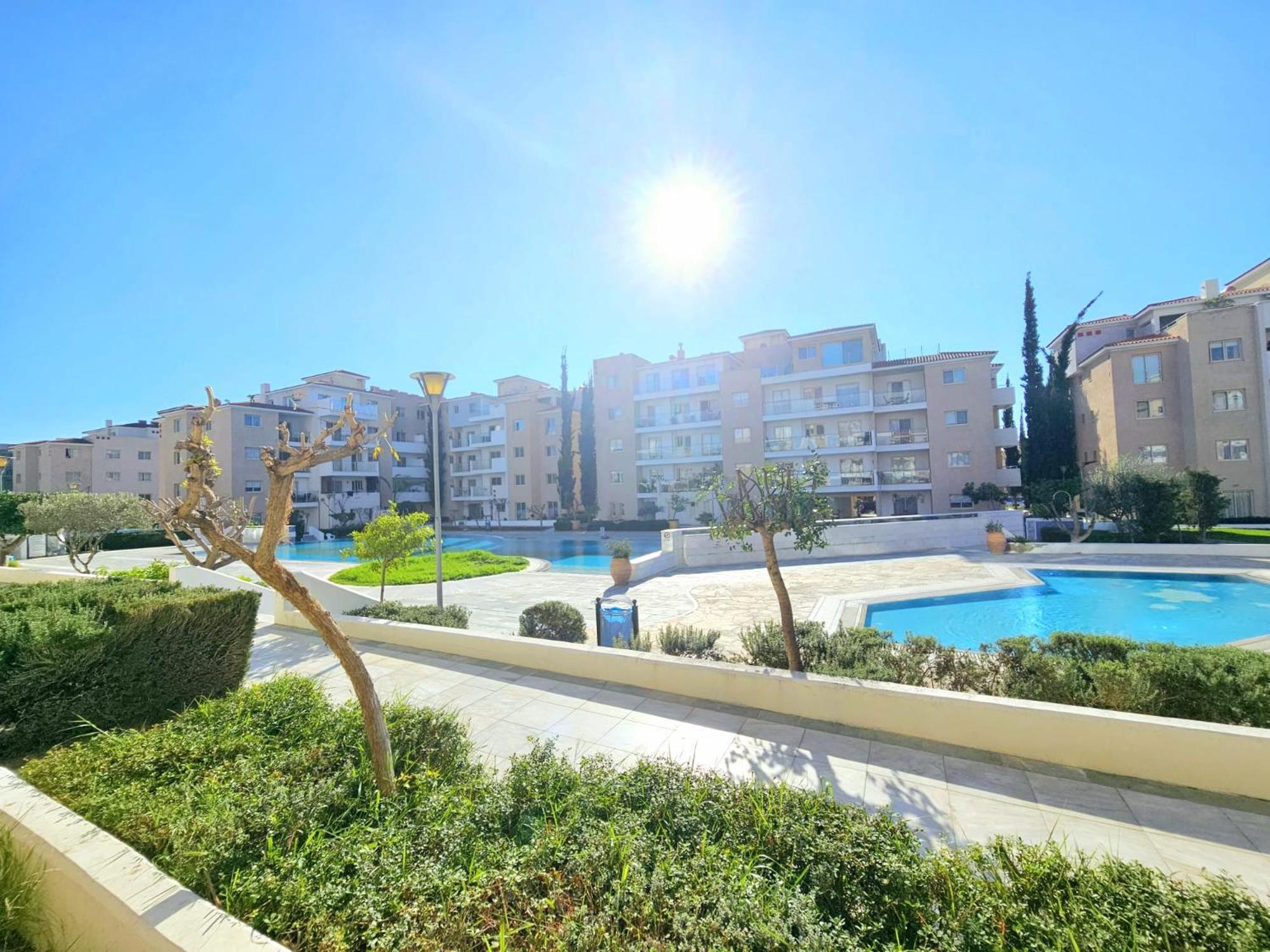 Elysia Park Apartments Paphos Luaran gambar