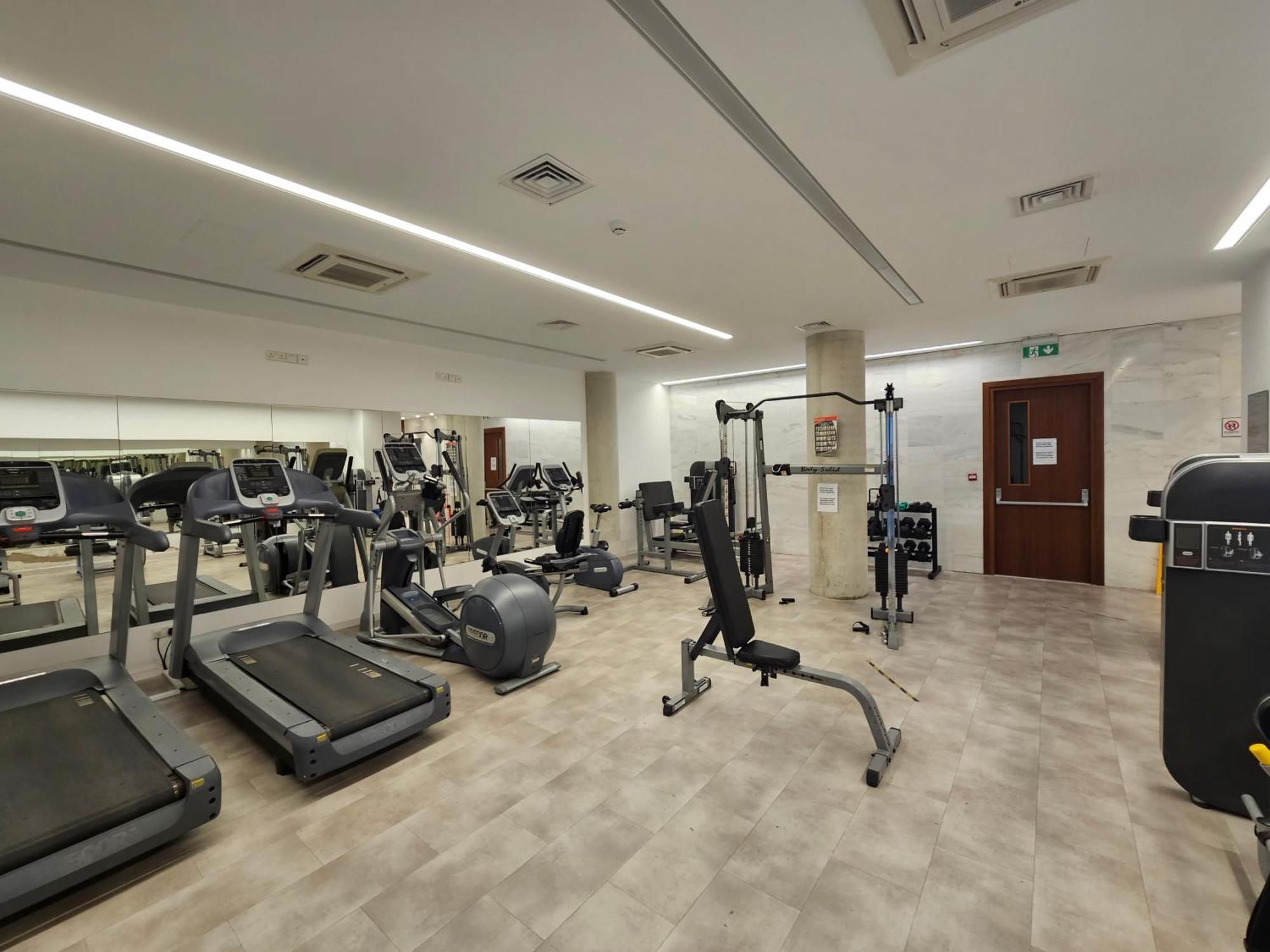 Elysia Park Apartments Paphos Luaran gambar