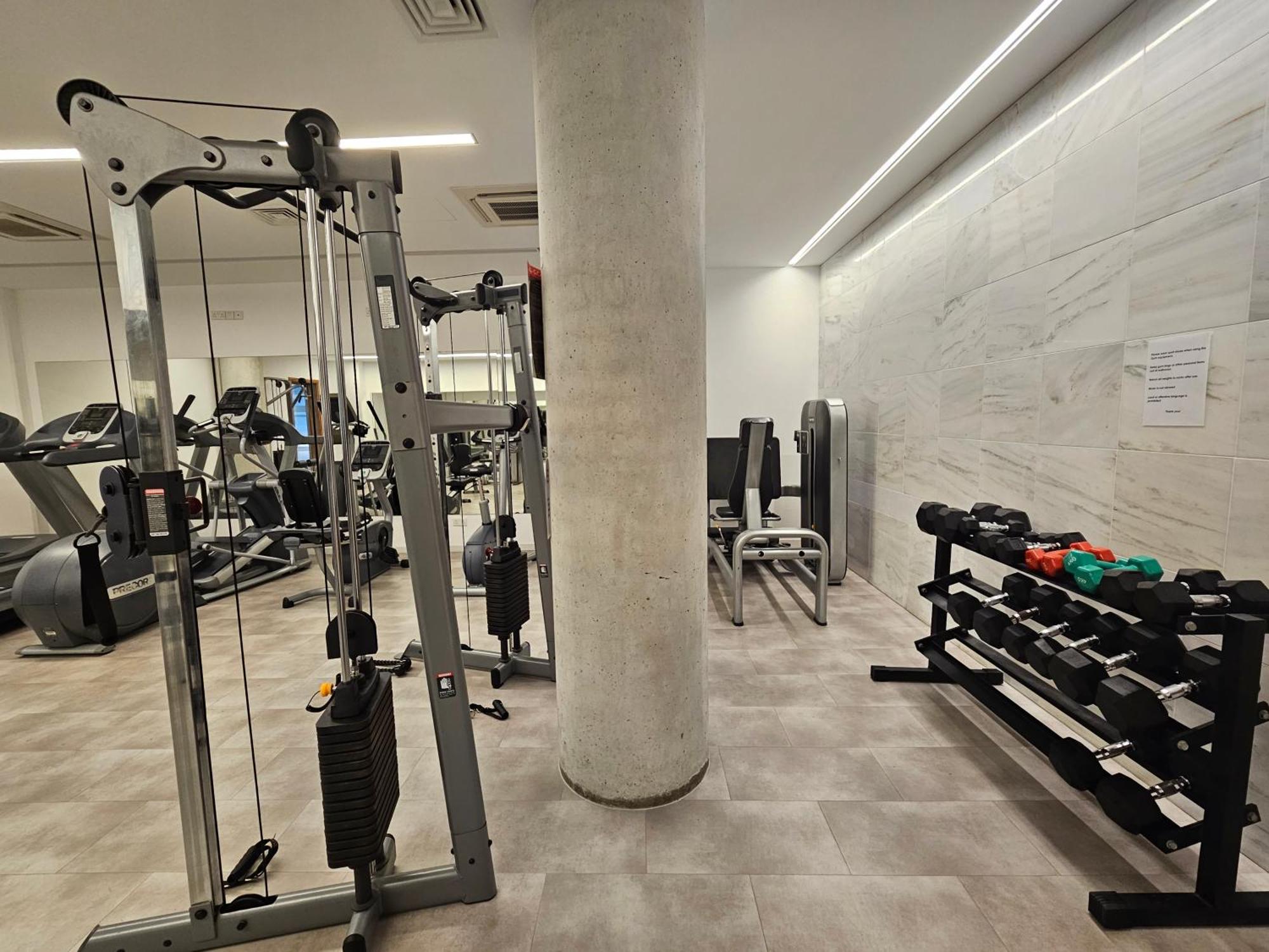 Elysia Park Apartments Paphos Luaran gambar