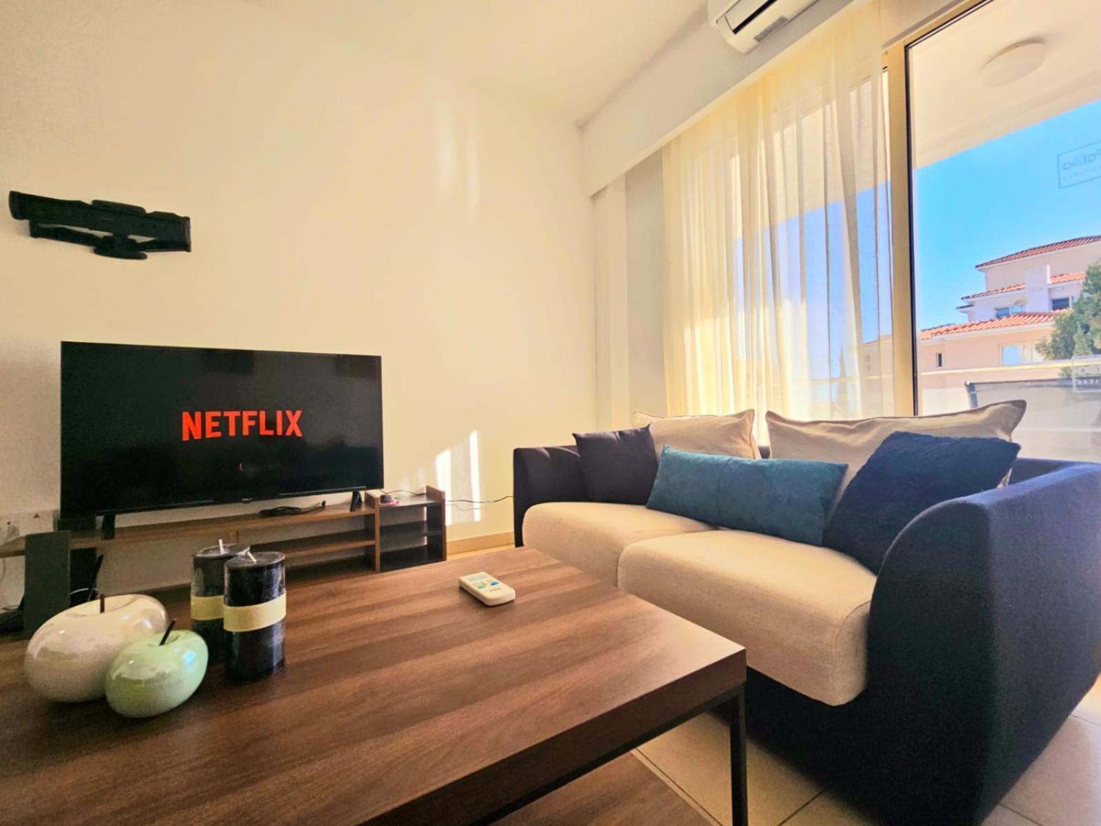 Elysia Park Apartments Paphos Luaran gambar