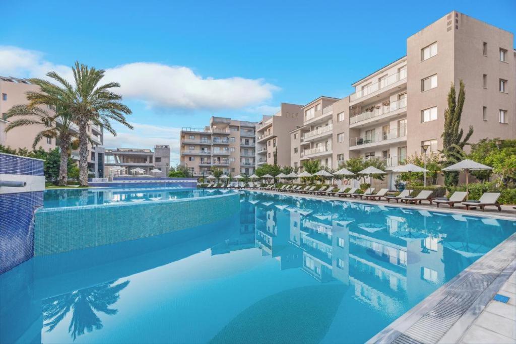 Elysia Park Apartments Paphos Luaran gambar